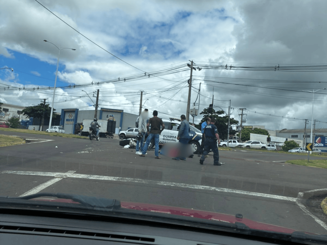 Jornal Ilustrado - "Semáforo abriu, mas ninguém seguiu...Ele foi e acabou batendo", diz testemunha de acidente fatal na saída para Xambrê