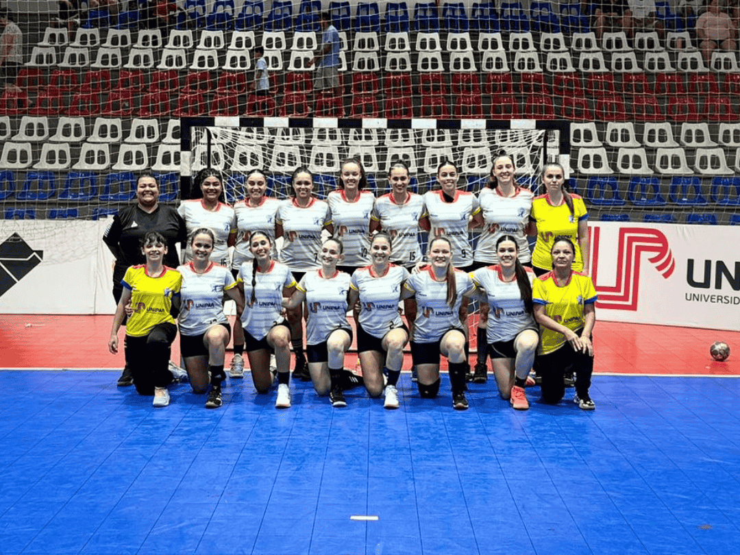 Umuarama abre o Paranaense de Handebol e equipe feminina larga na frente