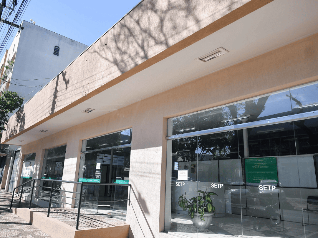 Agência do Trabalhador encerra o mês com mais de 200 vagas de emprego em Umuarama