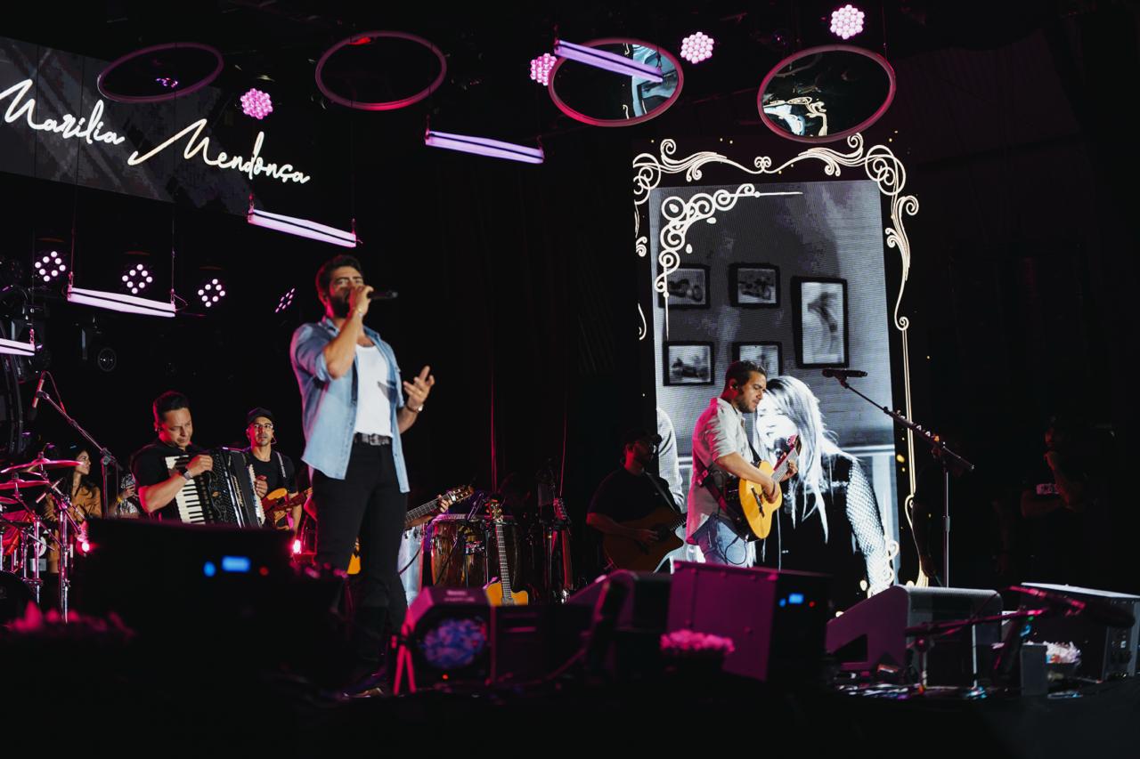 Jornal Ilustrado - Show de Henrique e Juliano leva multidão e emoção à arena da Expo Umuarama
