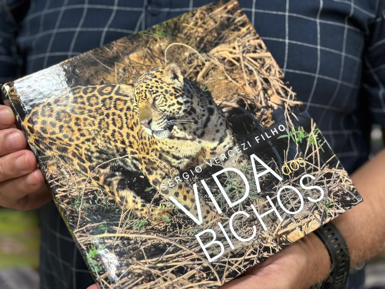 Jornal Ilustrado - O grande jornal do Noroeste do Paraná Jornal Ilustrado - “A Vida dos Bichos”: livro reúne registros impressionantes da natureza feitos ao longo de 20 anos