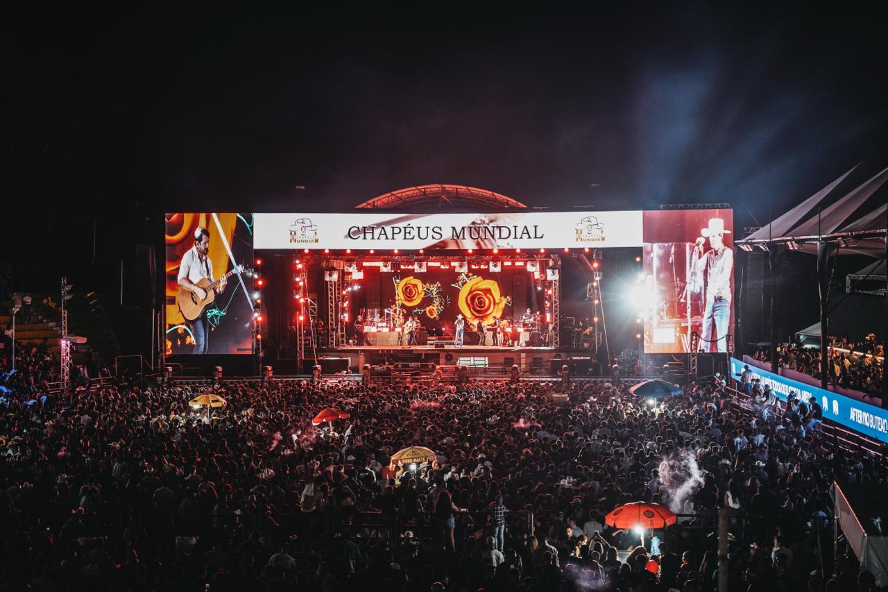 Jornal Ilustrado - Com rodeio de alto nível e show musical, Expo Umuarama tem dia histórico