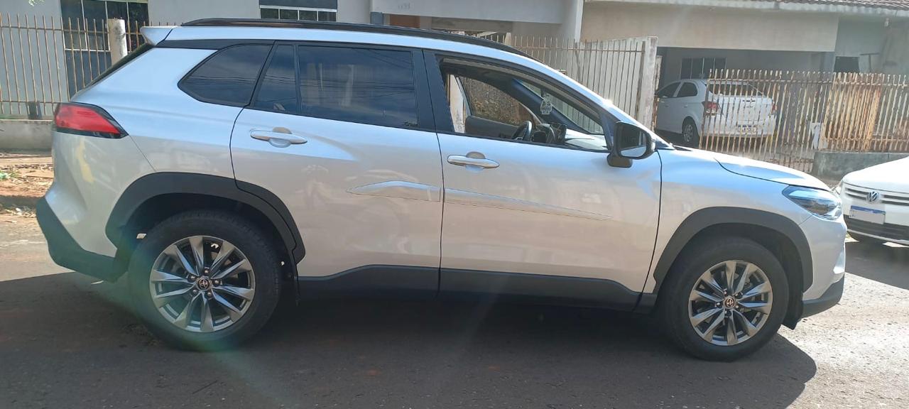 Mulher embriagada causa acidente ao bater em carro parado em Perobal