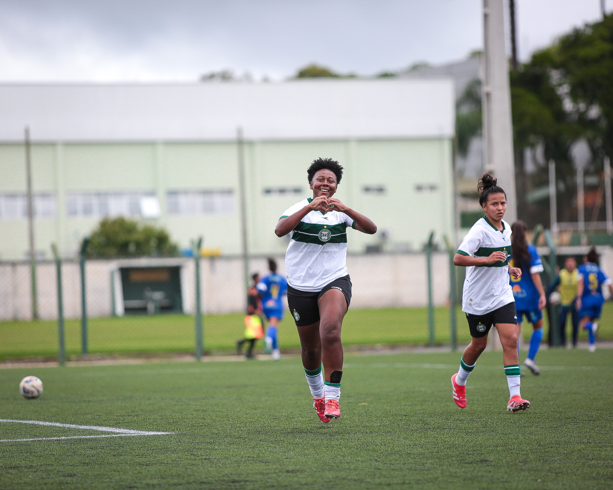 Jornal Ilustrado - De Xambrê para o Coritiba: atleta paranaense tem trajetória de sucesso no futebol feminino