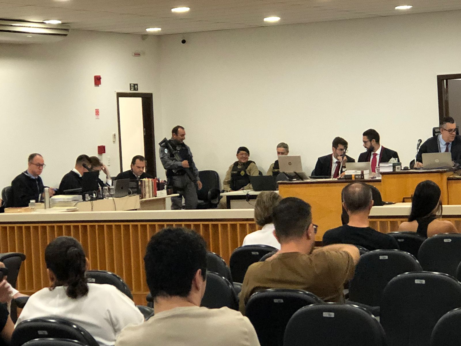 Começou hoje julgamento de ex-policial acusado de matar ex-companheira com 55 facadas