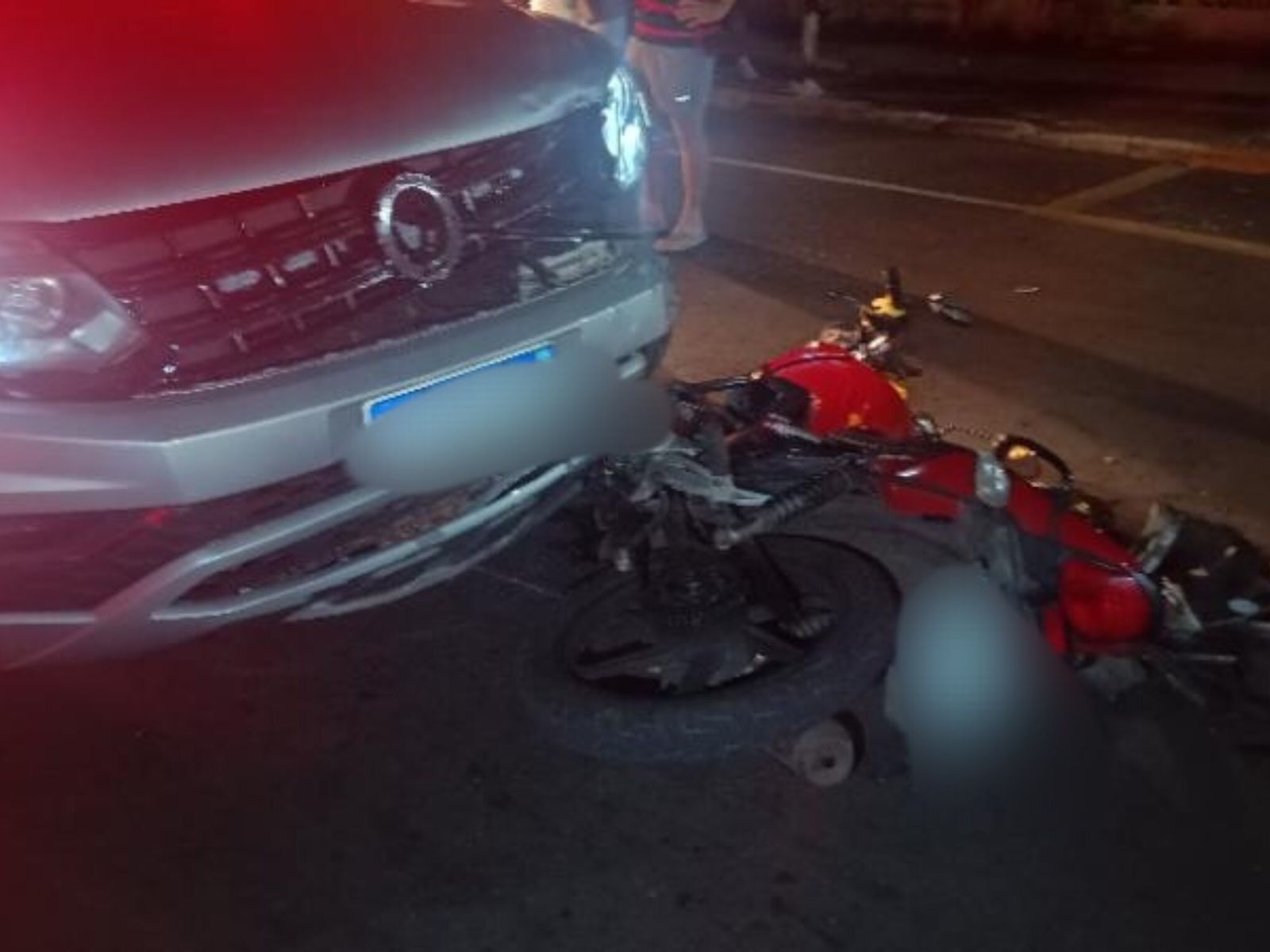 Condutor embriagado se envolve em acidente que deixa motociclista em estado grave