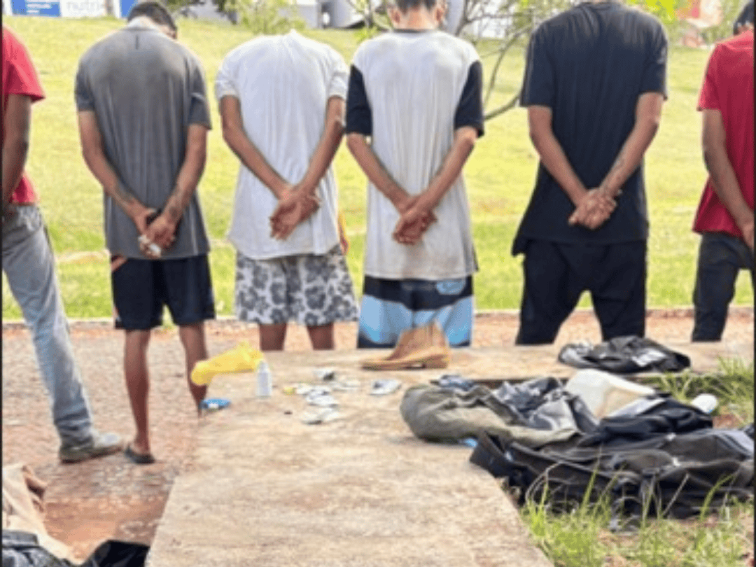 Homens são presos por tráfico e receptação durante abordagem no centro de Umuarama