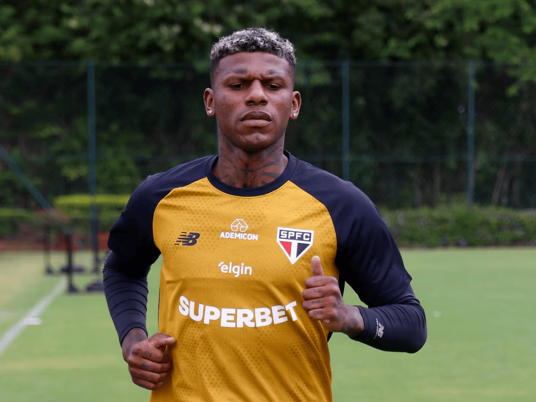 Jornal Ilustrado - São Paulo notifica Arboleda e dá 24 horas para zagueiro aparecer ou justificar sumiço