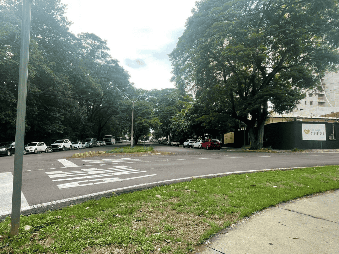 Empresária aponta desafios com estacionamento na região do Bosque Uirapuru
