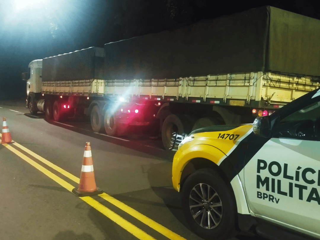 Jornal Ilustrado - O grande jornal do Noroeste do Paraná Jornal Ilustrado - Motorista de caminhão com 39 toneladas de feijão é preso por dirigir embriagado na PR-180