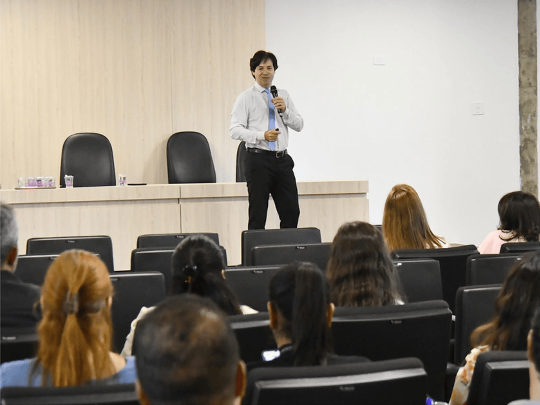 Controle de riscos psicossociais da NR-1 é tema de palestra na Prefeitura de Umuarama