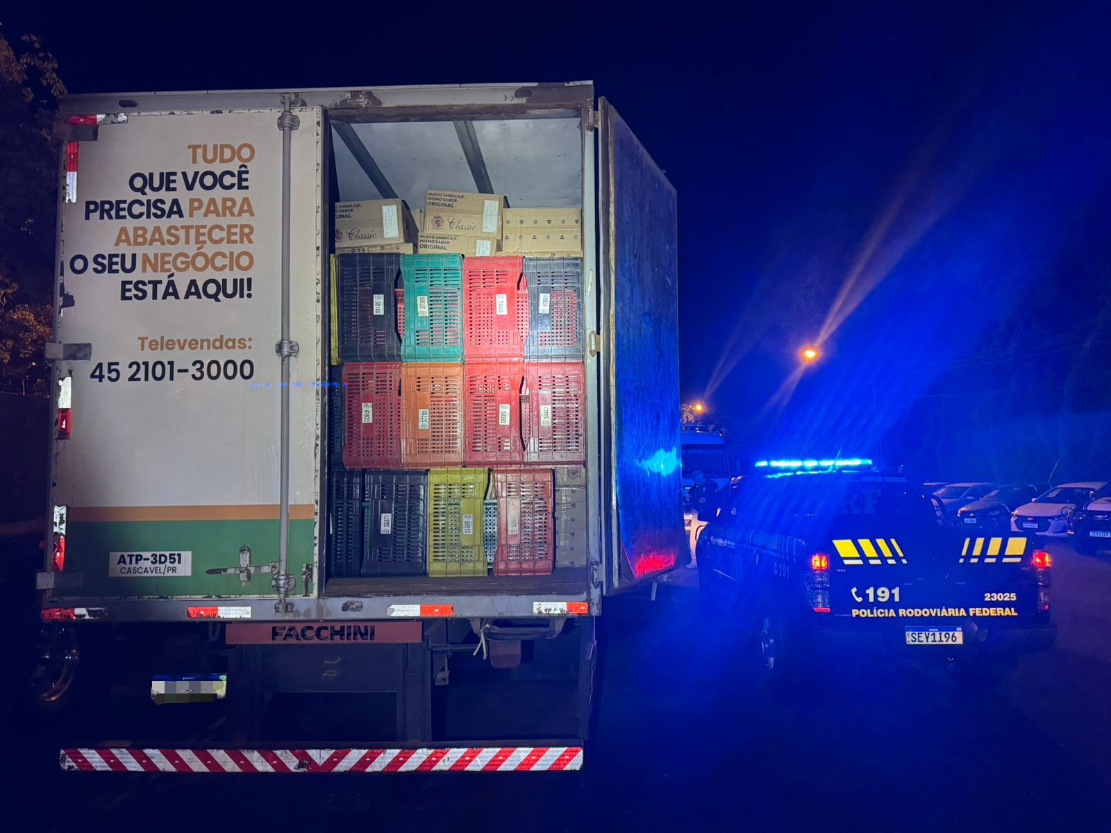 PRF apreende 350 mil maços de cigarros em caminhão na BR-163, em Guaíra 
