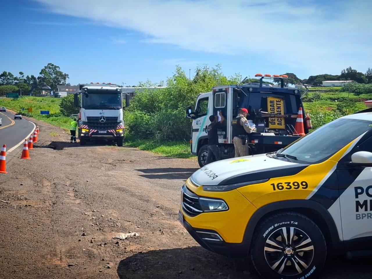 Motorista fica ferido após saída de pista na PR-323 em Cruzeiro do Oeste 