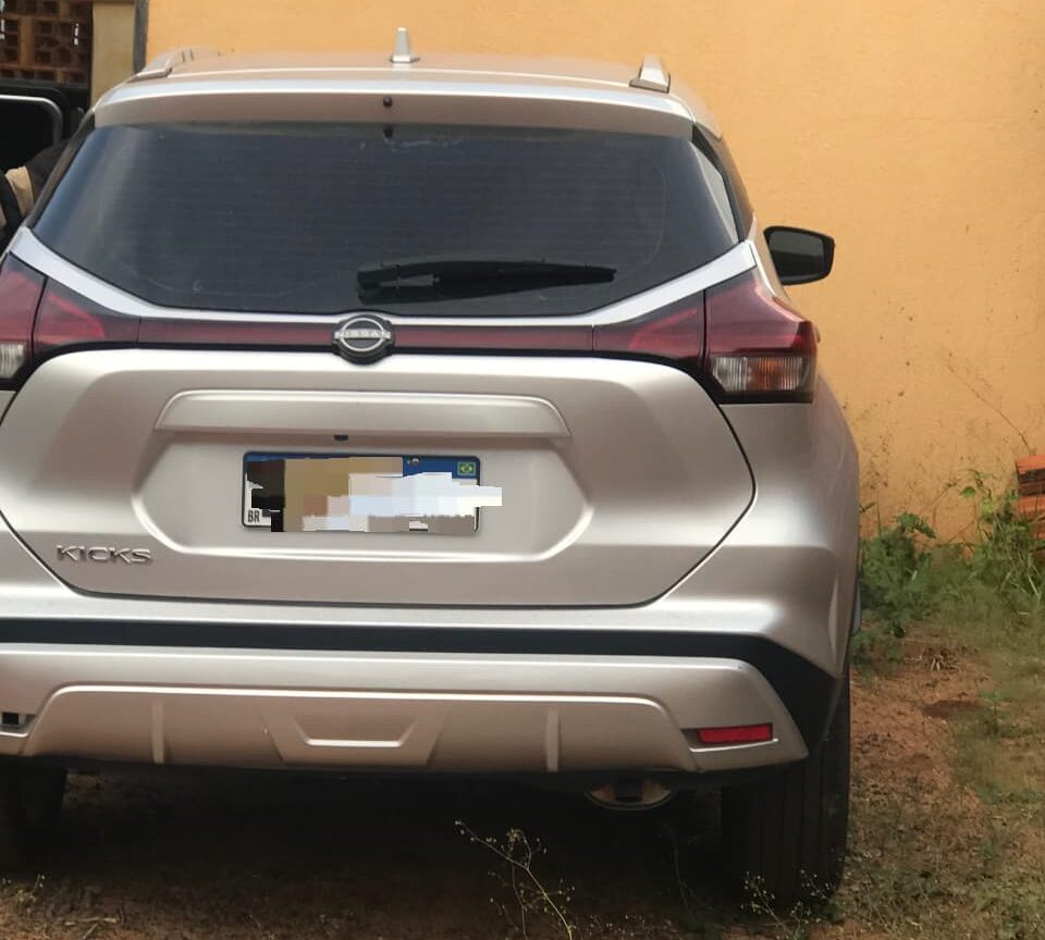 Carro roubado no Rio de Janeiro é encontrado em Icaraíma. Um jovem é preso