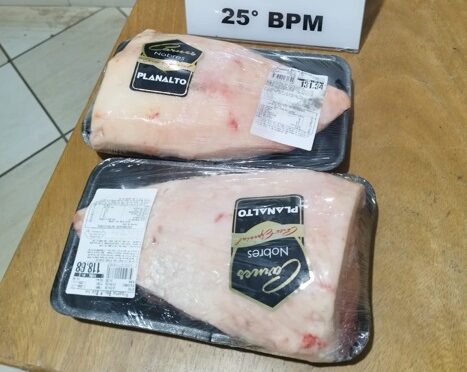 Homem é detido após furtar pedaços de picanha em mercado