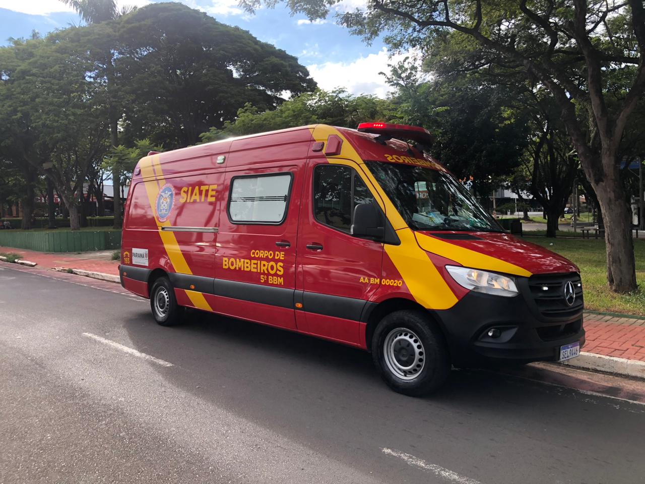 Idosa é atropelada na faixa de pedestre na Praça Anchieta. Pintura de sinalização está apagada