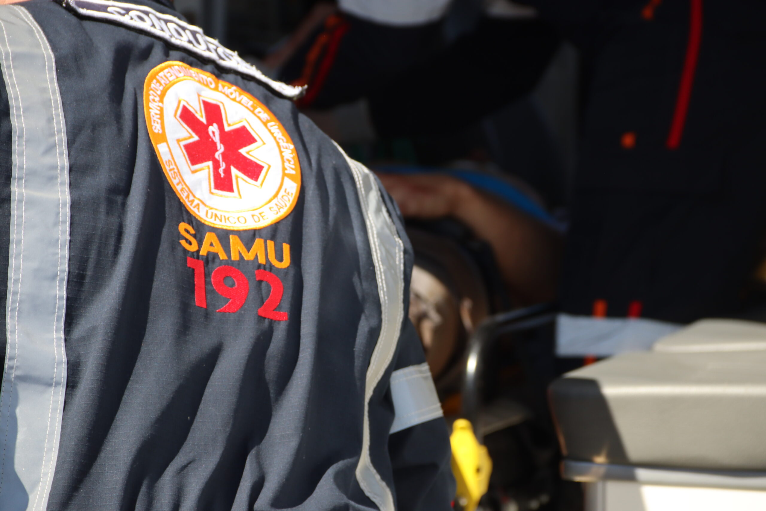 Motociclista fica gravemente ferido após ser atingido por carro em Cruzeiro do Oeste  
