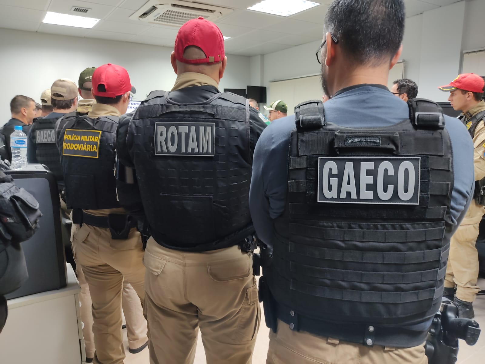Jornal Ilustrado - Gaeco realiza operação contra grupo suspeito de tráfico de drogas e armas em Umuarama