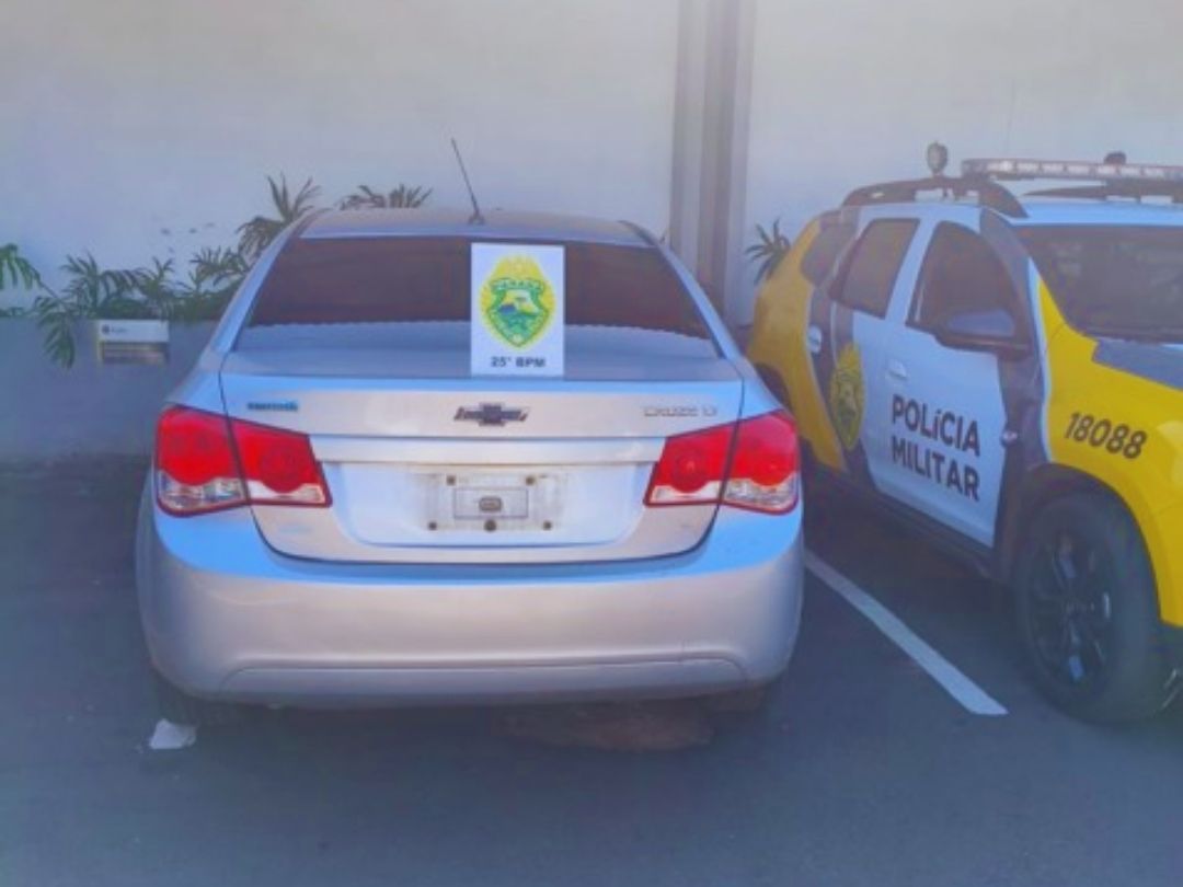 Proprietário recebe denúncia anônima e localiza carro roubado em Umuarama