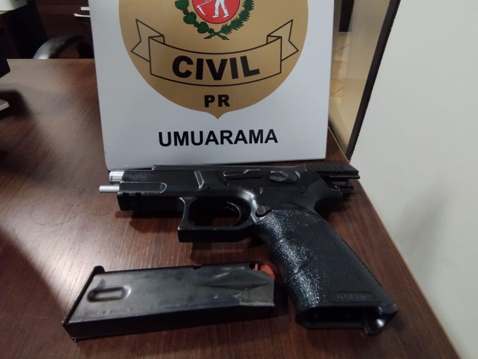 Jornal Ilustrado - O grande jornal do Noroeste do Paraná Jornal Ilustrado - Polícia Civil prende dois suspeitos de envolvimento na morte de jovem em Umuarama