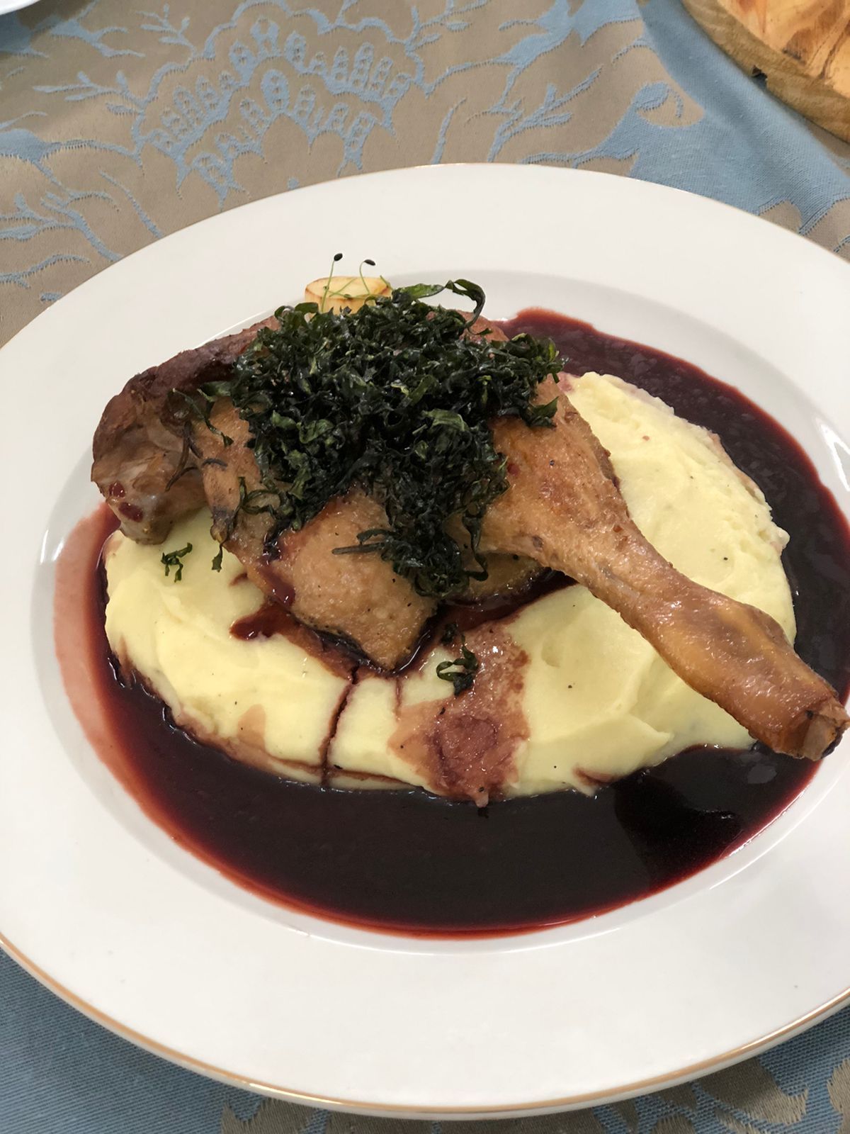 Jornal Ilustrado - Estudantes de Gastronomia da UEM participam de desafio culinário com pratos à base de pato