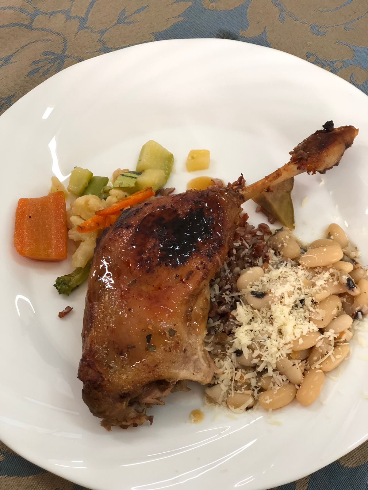 Jornal Ilustrado - Estudantes de Gastronomia da UEM participam de desafio culinário com pratos à base de pato