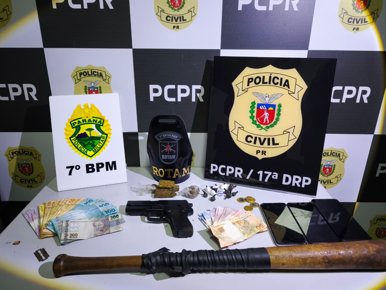 Operação estoura duas bocas de fumo e prende traficantes em Tuneiras do Oeste