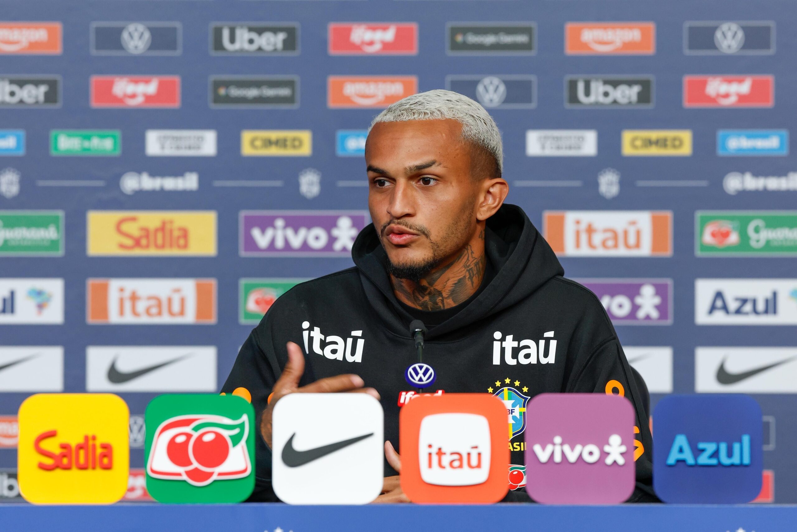 Jornal Ilustrado - Wesley é cortado da Seleção Brasileira por lesão em amistoso