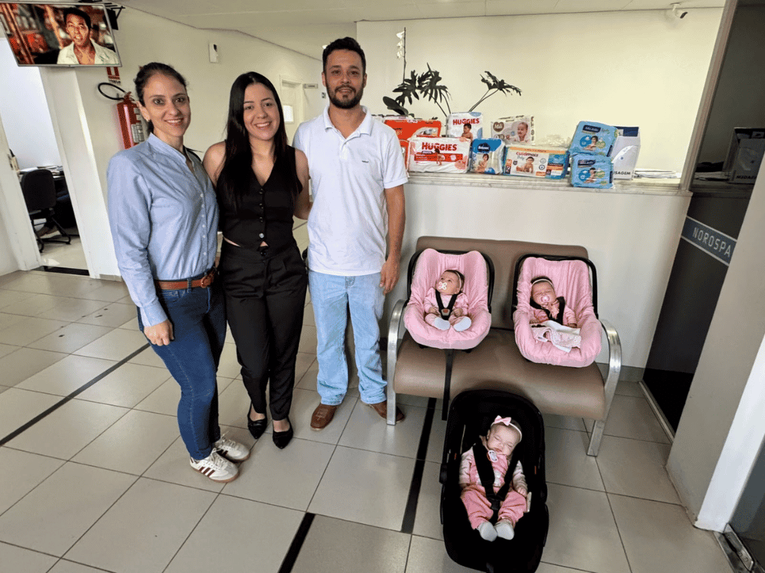 Alunos de Medicina arrecadam fraldas para trigêmeas nascidas em Umuarama