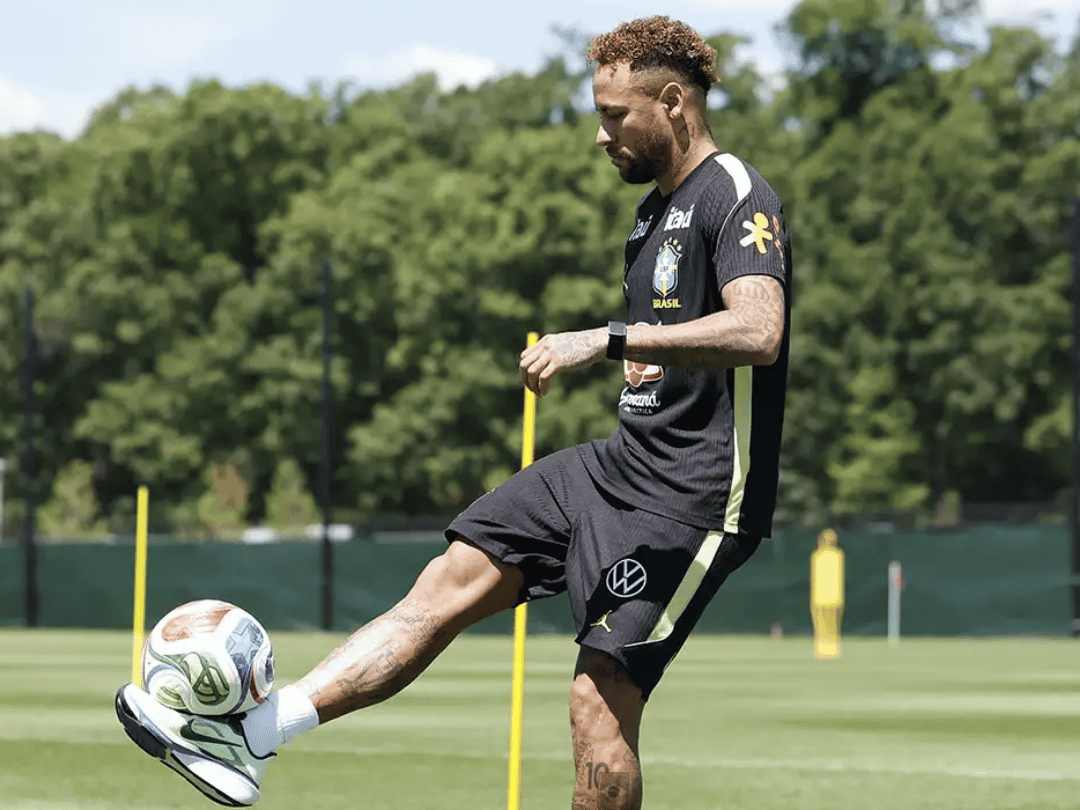 Jornal Ilustrado - Neymar volta a treinar com a seleção a 2 dias do jogo contra o Haiti