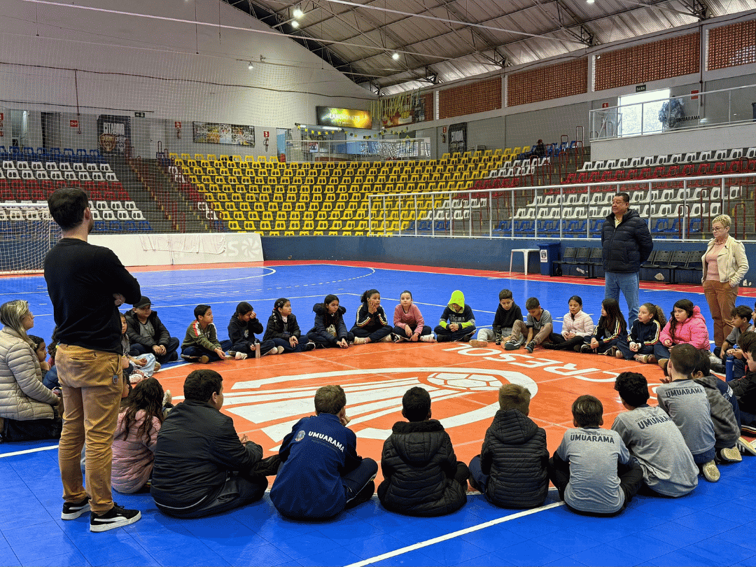 Jornal Ilustrado - O grande jornal do Noroeste do Paraná Jornal Ilustrado - Alunos da Escola Malba Tahan visitam a Smel e conhecem ações do esporte