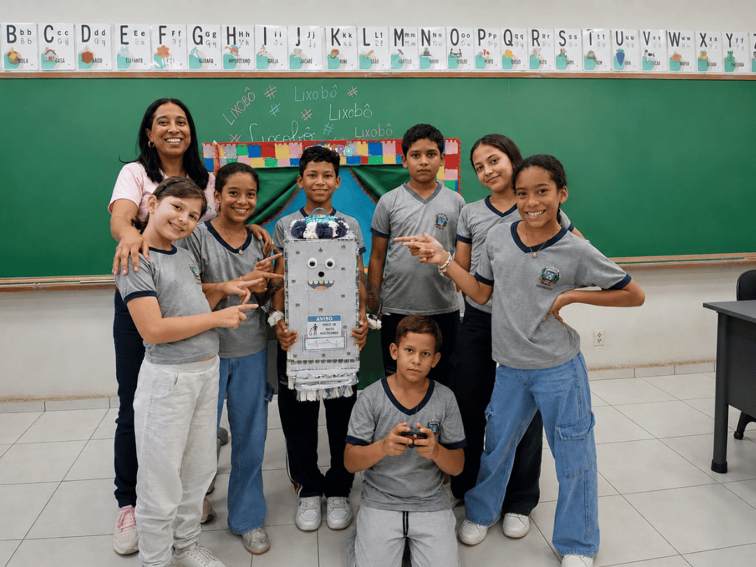 Jornal Ilustrado - Robô criado por alunos da rede municipal une tecnologia, ciência e sustentabilidade
