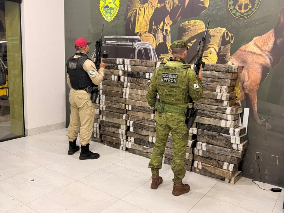 Mais de uma tonelada de maconha é apreendida em área de mata entre Perobal e Umuarama