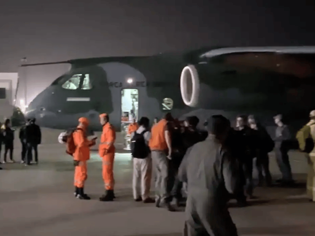 Brasil envia terceiro avião com ajuda humanitária à Venezuela
