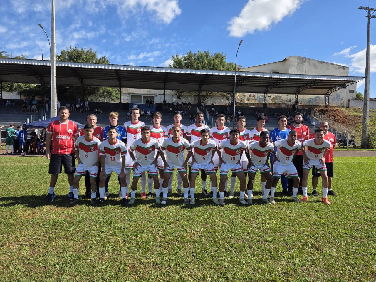 Jornal Ilustrado - O grande jornal do Noroeste do Paraná Jornal Ilustrado - Xambrê confirma força no futebol de base e conquista vice-campeonato do Paraná Bom de Bola