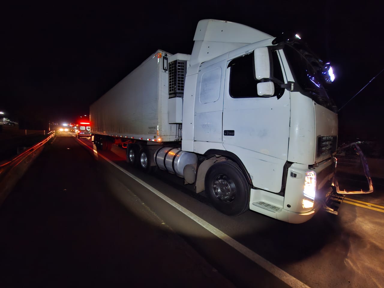 Jornal Ilustrado - Pedestre morre atropelado por carreta na PR-323, entre Tapejara e Cianorte 