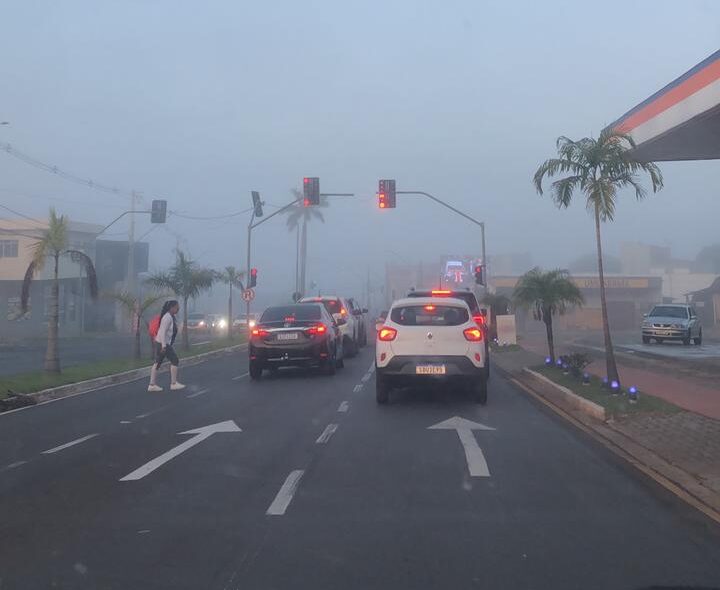 Jornal Ilustrado - Acidente entre van e carro deixa 3 mortos e 3 gravemente feridos