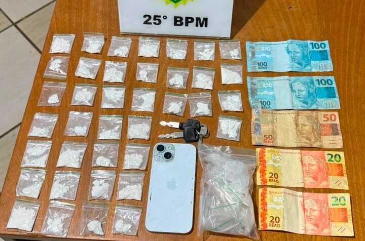 Suspeito de tráfico por “delivery” que escondia drogas em árvore é preso