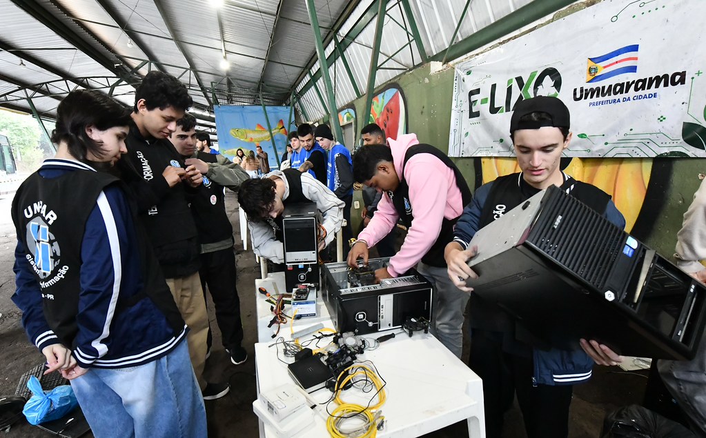 E-Lixo recolheu 4 mil quilos de eletrônicos inservíveis. PMU também participou