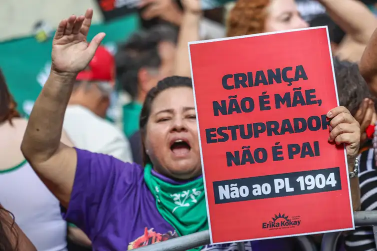 Jornal Ilustrado - O grande jornal do Noroeste do Paraná Jornal Ilustrado - Senado anula norma sobre aborto legal em crianças vítimas de estupro