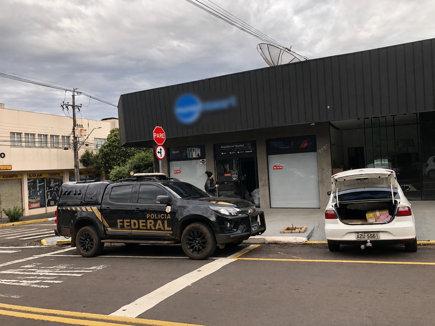 Operação da PF mira lojas de vendas de celulares e eletrônicos em Umuarama