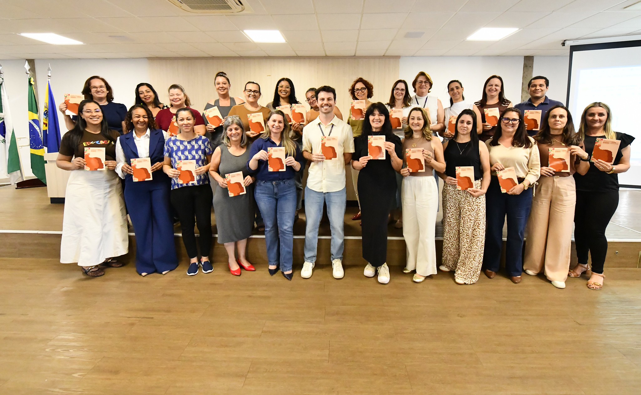 Jornal Ilustrado - Educação de Umuarama promove Encontro de Formação de Gestores para diretores e coordenadores