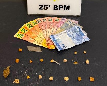 Flor de maconha escondida na cueca leva casal a ser preso por tráfico em Umuarama