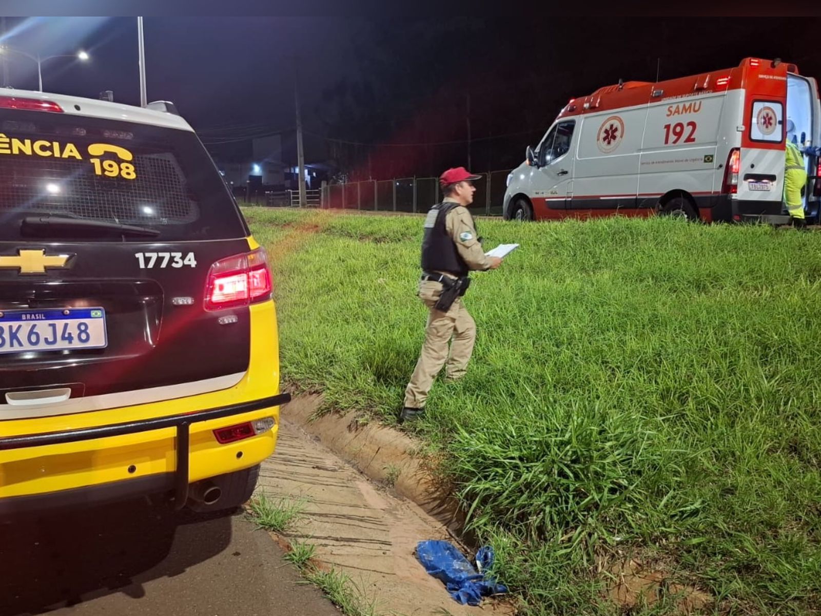 Jornal Ilustrado - Motociclista fica ferido após queda de moto na PR-323, em Umuarama
