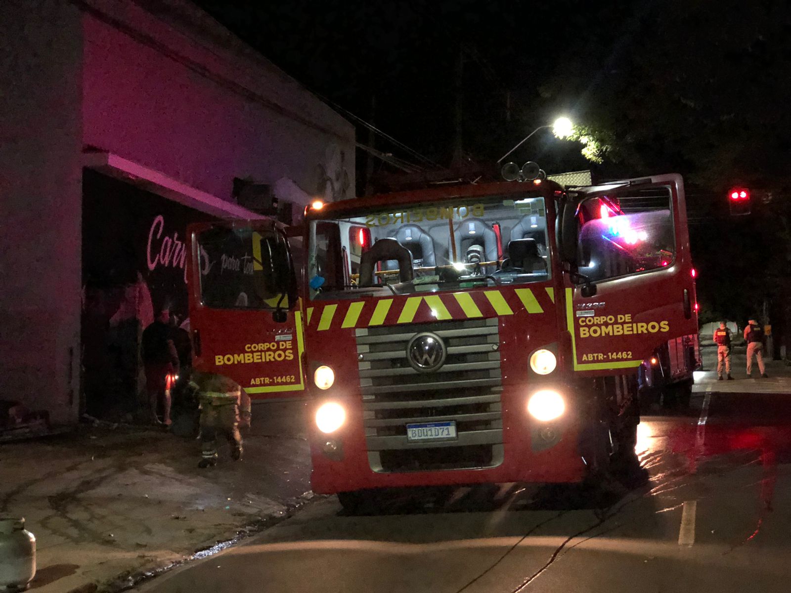Jornal Ilustrado - Incêndio em açougue mobiliza bombeiros e PM na Zona III de Umuarama