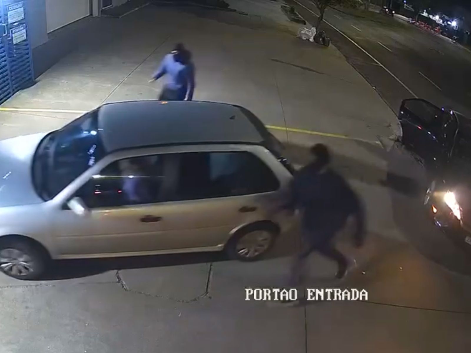 Tentativa de roubo assusta moradora na chegada a condomínio em Umuarama