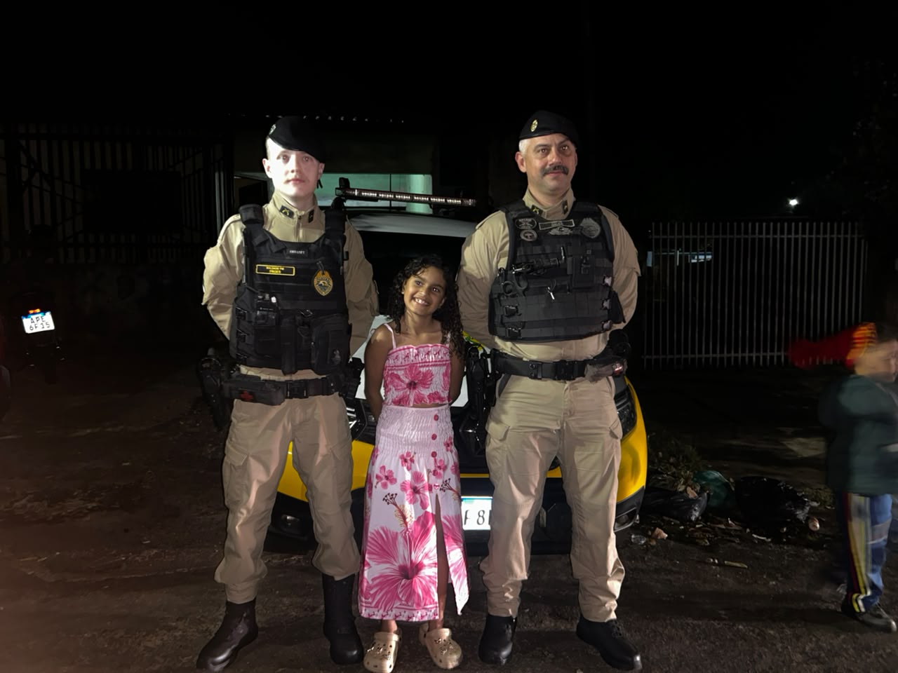 Valentina realiza sonho e comemora aniversário ao lado de policiais militares em Umuarama