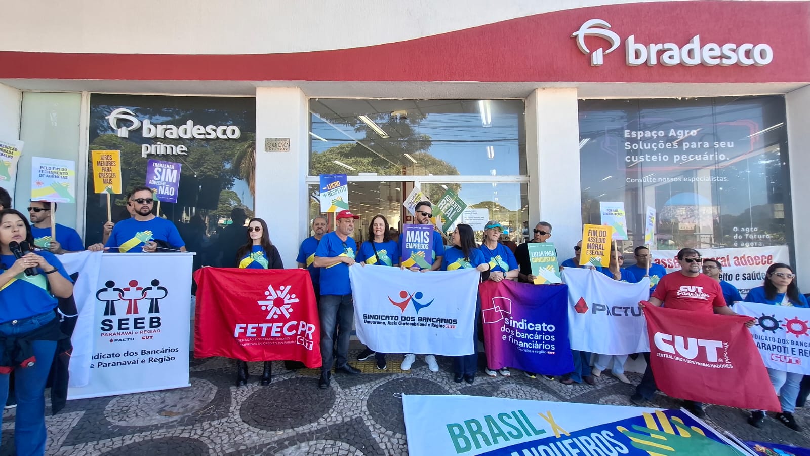 Jornal Ilustrado - O grande jornal do Noroeste do Paraná Jornal Ilustrado - Bancários fazem manifestações em frente a bancos em abertura de campanha salarial