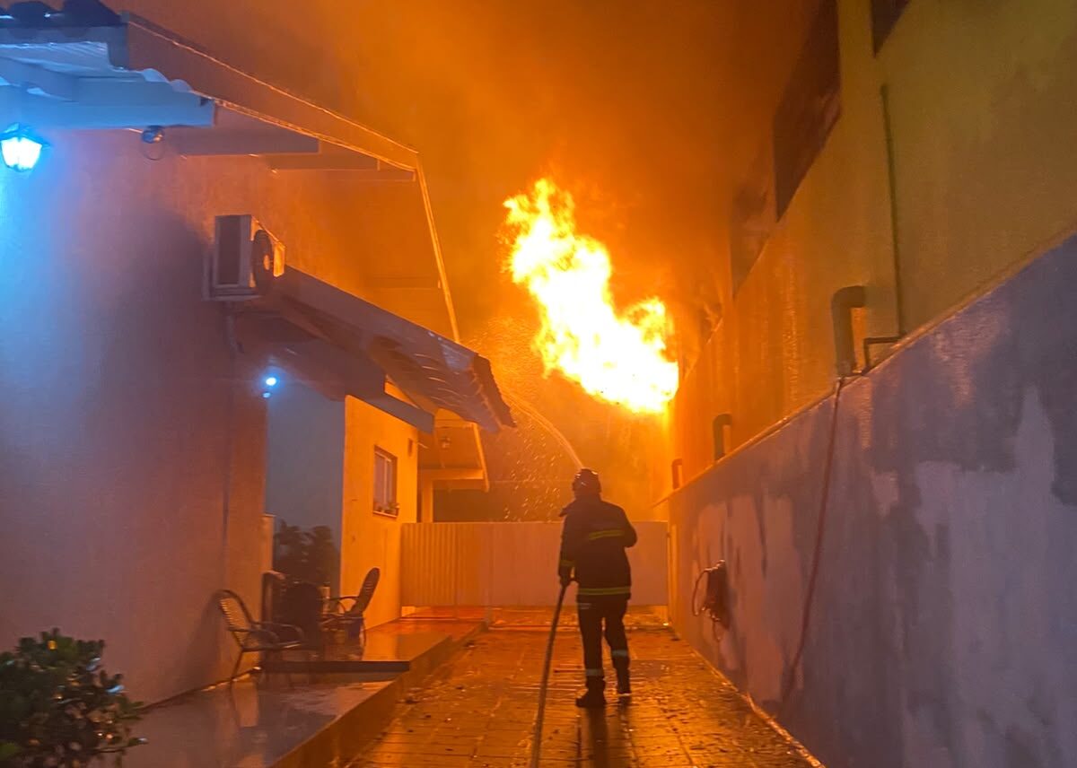 Jornal Ilustrado - Incêndio de grandes proporções atinge supermercado no centro de Iporã