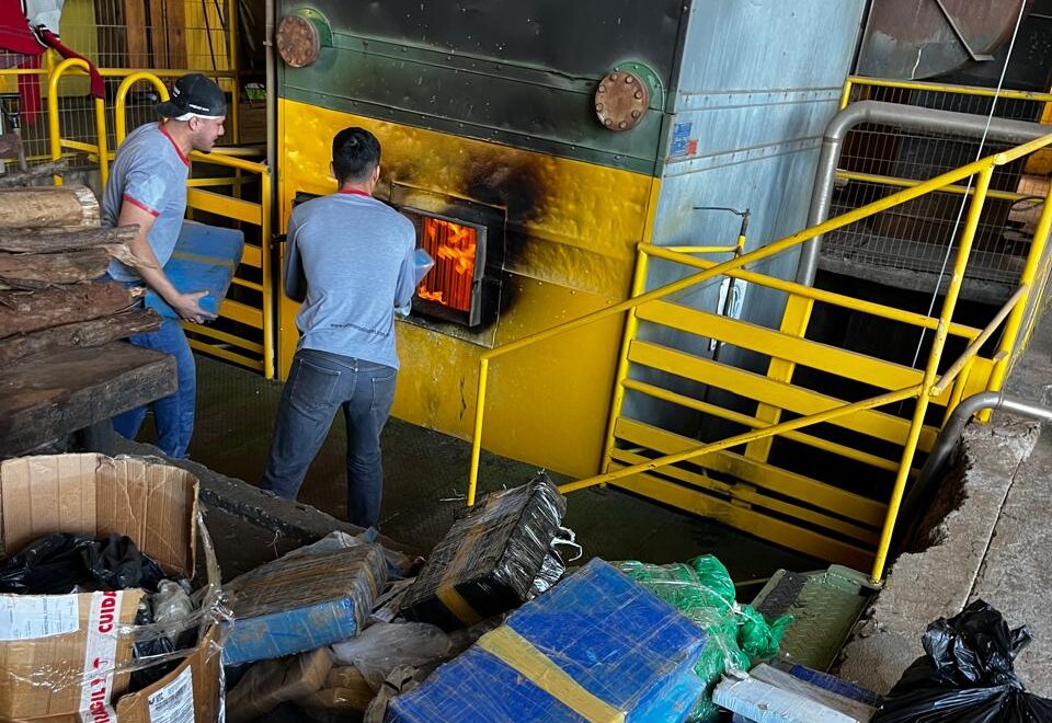 Mais de 1,5 tonelada de drogas é incinerada em Icaraíma